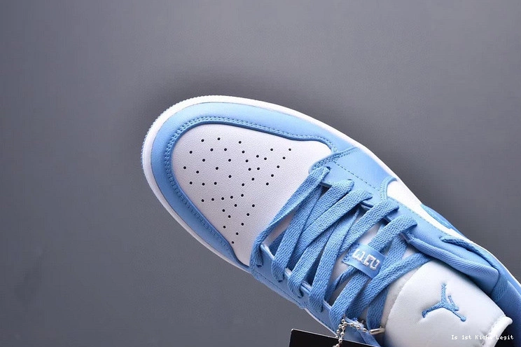 1 (W) Jordan  UNC AO9944-441 Low 0122